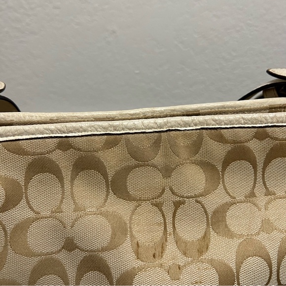 Set of 2 Coach Signature Canvas and White Leather Shoulder Bag and Long Wallet - Picture 5 of 16